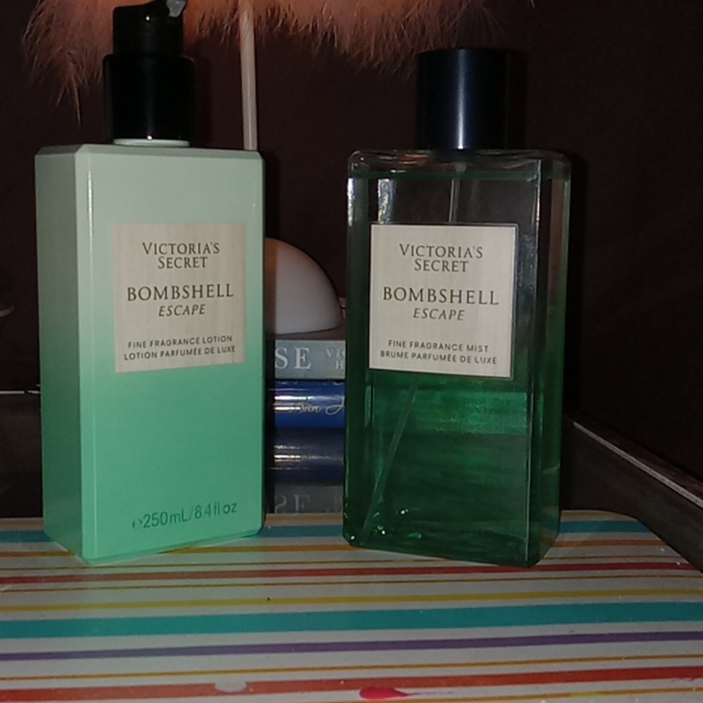 Spray lotion Victoria secret new bombshell escape